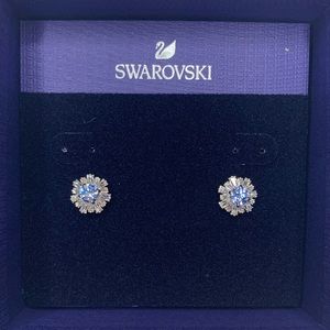 SWAROVSKI STUD EARRINGS